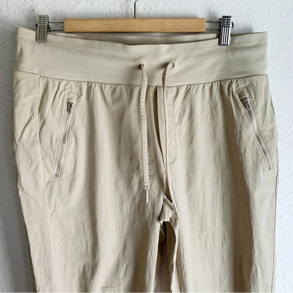 Athleta Trekkie North Jogger Ecru khaki Pants Sz 12 Hiking Outdoor - Picture 3 of 6